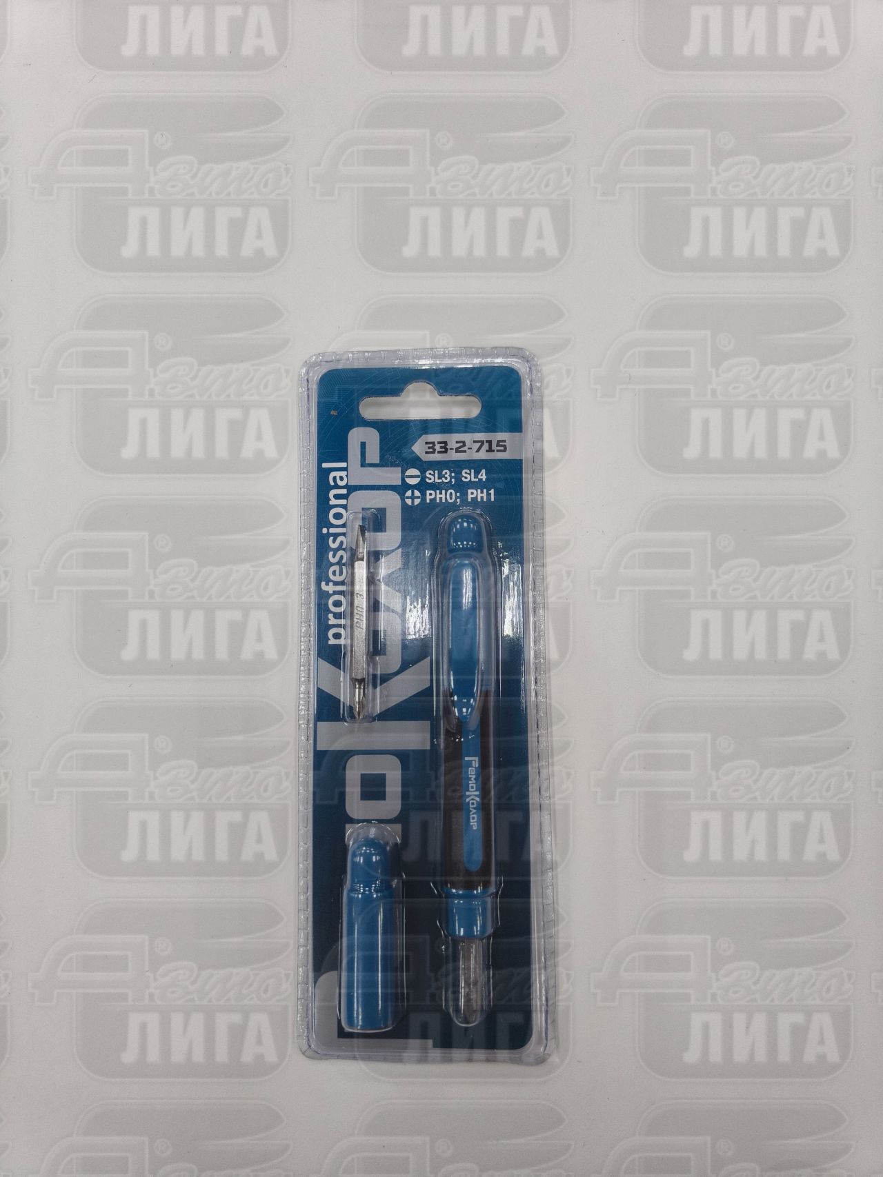 Отвертка-ручка для точных работ РемоКолор 4 в 1 CrV, PH0; PH000;SL1,5; SL3 33-2-715