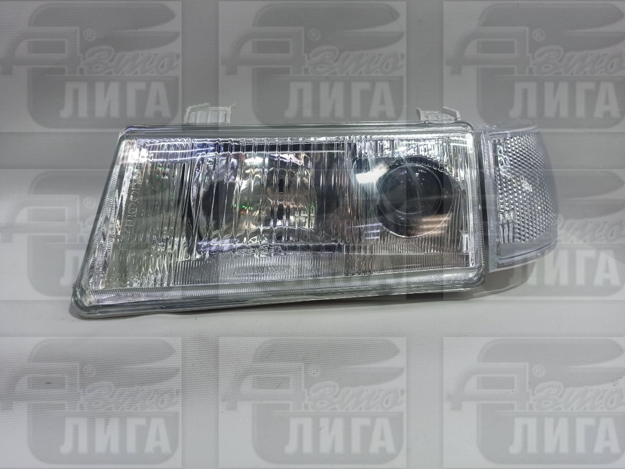 Блок-фара левая ВАЗ 2110 "BOSCH Automotive Light"