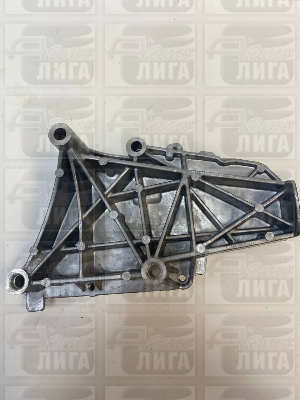 Кронштейн двигателя ВАЗ 2190 с кондиционером правый "АвтоВАЗ".