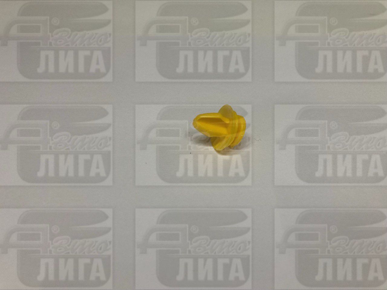 Пистон двери ЛАРГУС импорт.