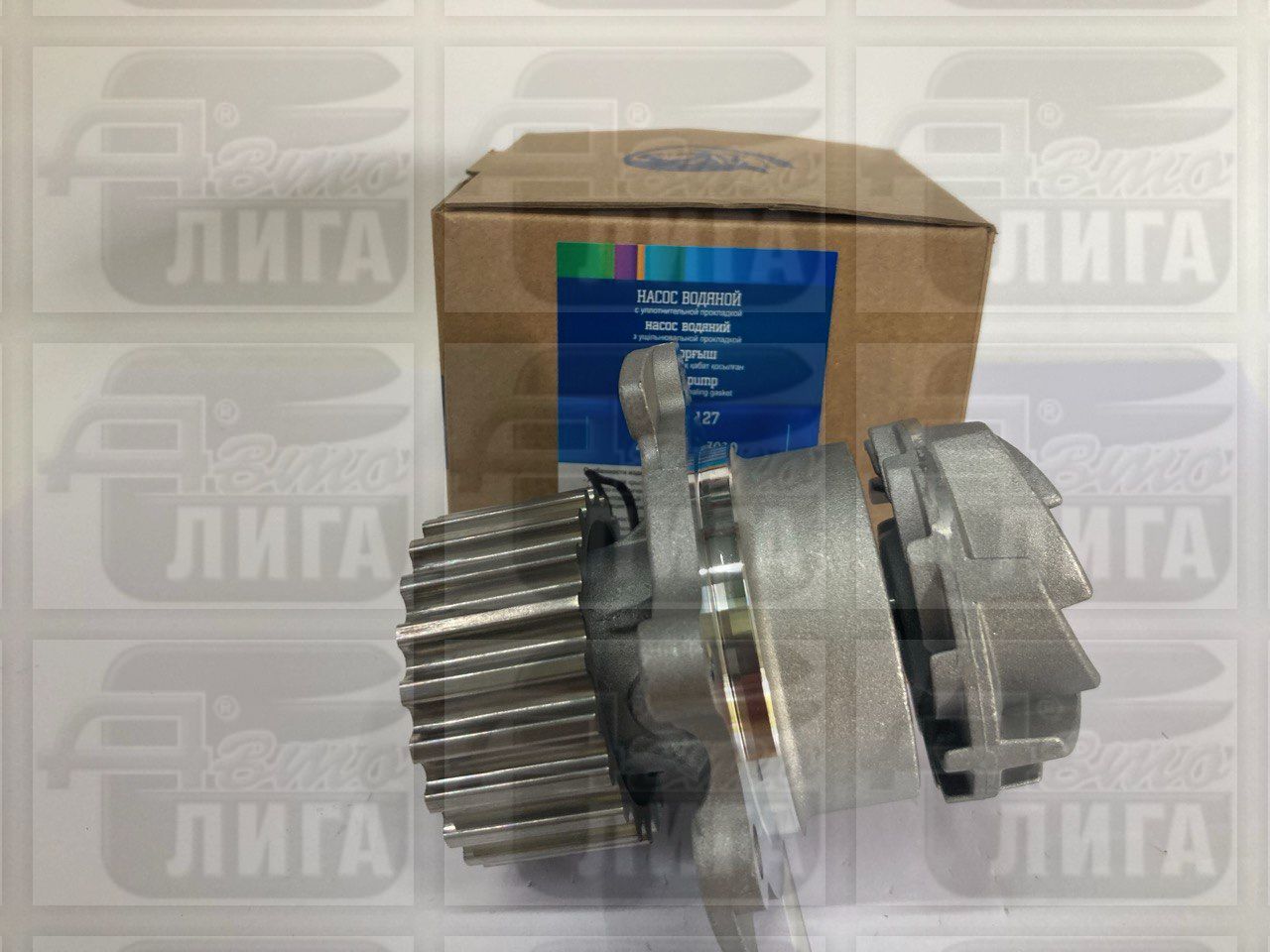 насос водяной системы охлаждения ВАЗ 2112 "LUZAR" г.С.-Петербург. Насос водяной ВАЗ "Лузар".
