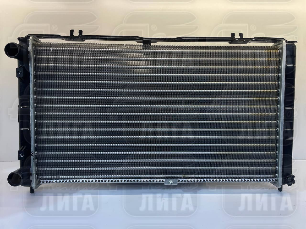 Радиатор основной Приора с кондиционером Panasonic "PATRON"