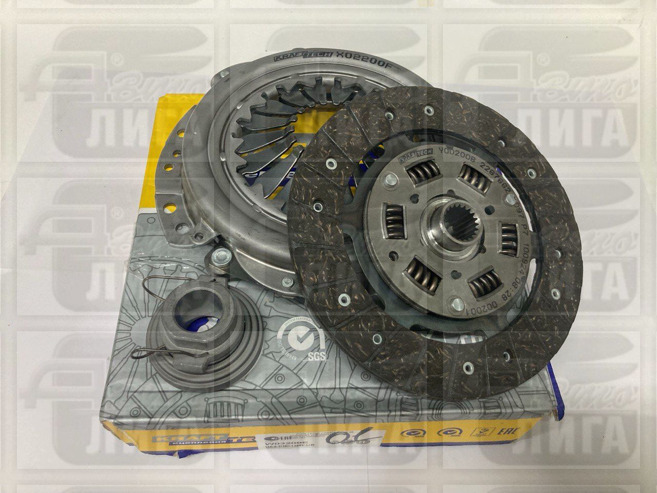 Сцепление ВАЗ 2101-21214 в сборе "KRAFTECH". Сцепление КРАФТ. Комплект (диск ведомый, корзина, выжимной подшипник).