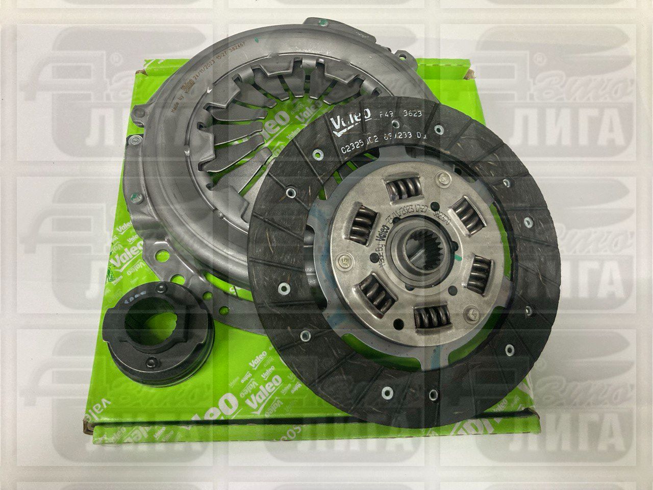 Сцепление ВАЗ 2101-21214 в сборе "VALEO - АвтоВАЗ". Комплект (диск ведомый, корзина, выжимной подшипник).
