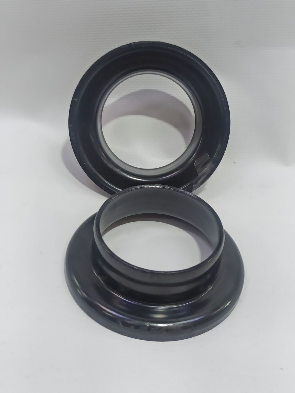 Чашка передней стойки ВАЗ 2170 Приора "АвтоВАЗ" (комплект 2 шт.).