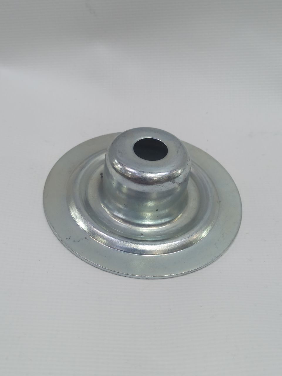 Чашка передней стойки ВАЗ 2108 "АвтоВАЗ".