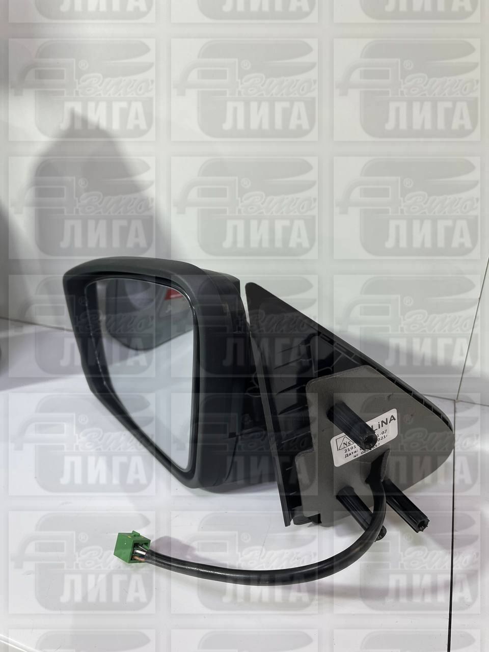 Зеркало боковое электропривод с повторителем поворота левое Китай